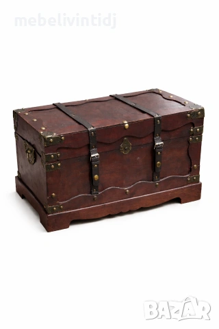 Антична дървена ракла с метални обкови