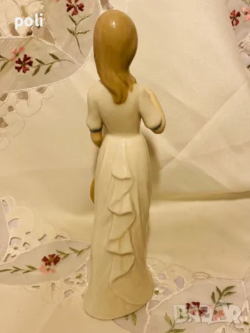 порцеланова статуетка , снимка 3 - Статуетки - 48229628