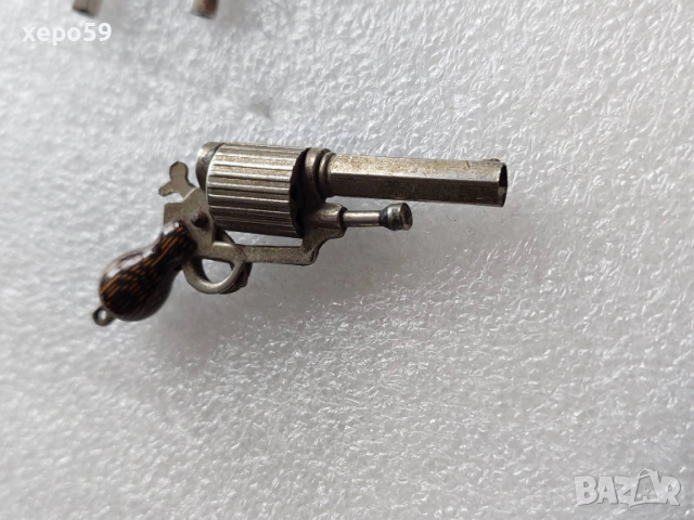 Миниатюрни сребърни пистолети-сребро 900/цена за трите 500 еу., снимка 5 - Антикварни и старинни предмети - 53012458