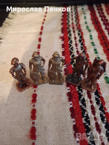 Киндер играчки 