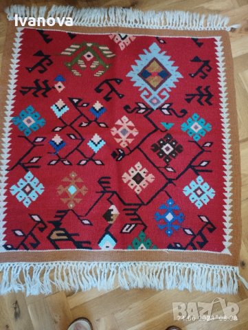 Продавам малко котленско килимче