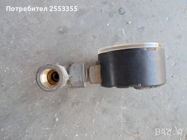 Манометър за налягане с тройник, снимка 8 - Други машини и части - 51786349