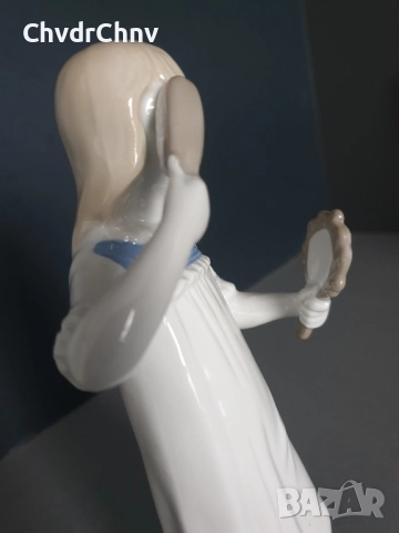 GDR Lippelsdorf статуетка 22см/ГДР стара немска порцеланова фигура на момиче с огледало и гребен, снимка 6 - Статуетки - 52496086