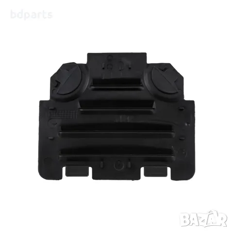 Капак на подкалник за достъп до фар, BMW 3 E90 E91, 1 E82 E88, снимка 3 - Части - 56143122