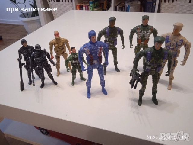 9 бр. фигурки на войници 15 см. и 12 см.