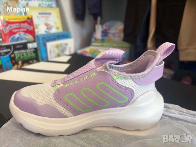 Маратонки на Адидас / момиче