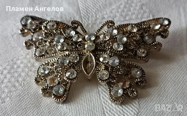 Дамска брошка