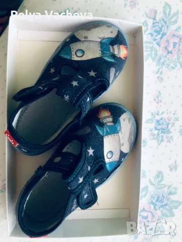 Пантофи номер 25