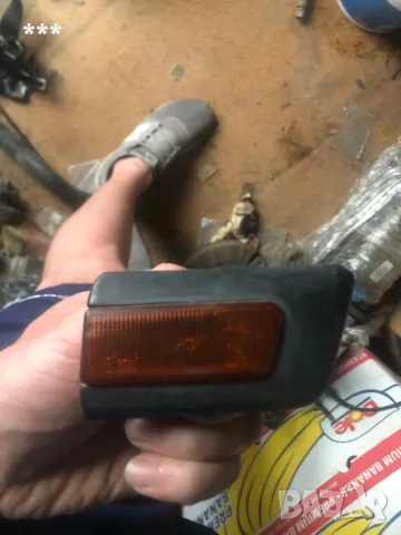 Продавам лайсна мигач Пежо 406