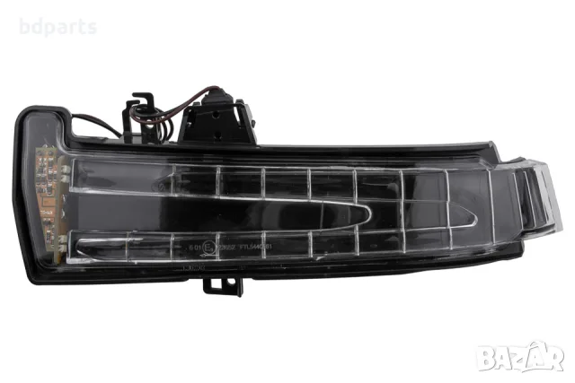 Ляв мигач в огледалото, Mercedes, W176 W246 W204 W212 W221, Led, 2 ПИН, снимка 2 - Части - 56142725