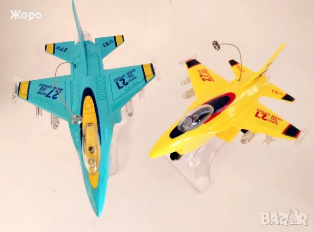 Детски малък самолет с дистанционно управление с звук и светлина 667145, снимка 6 - Влакчета, самолети, хеликоптери - 48559220