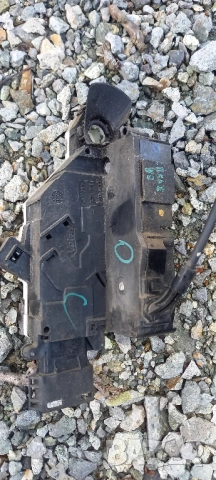 Предна лява брава Peugeot 207, снимка 2 - Части - 53670441