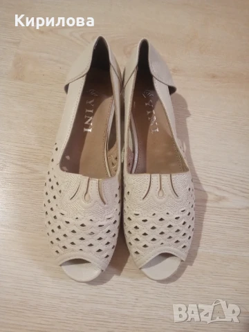 Нови дамски обувки 