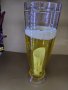 Халба висока - изглежда винаги пълна , замръзва в камерата и после се пие от нея все ледена бира , снимка 2