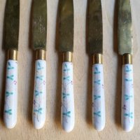 Изключително красиви и стари месингови ножчета с порцеланови дръжки, снимка 4 - Антикварни и старинни предмети - 41525993