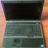 Лаптоп Dell Latitude E6530 15.6" *SSD* 120 GB RAM 4GB i5-2.6Ghz+Докинг станция, снимка 2 - Лаптопи за работа - 44699177