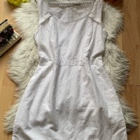 Бяла ленена рокля s.Oliver, снимка 1 - Рокли - 42459414