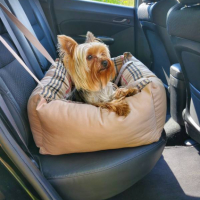 Седалка за кола за куче (столче) , снимка 2 - За кучета - 44724842
