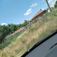 Продавам къща с 1250 кв.м дворно място в село от област Стара Загора. , снимка 1 - Къщи - 41267461