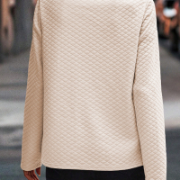 Дамска капитонирана блуза в бежово с висока яка и голям джоб, снимка 2 - Блузи с дълъг ръкав и пуловери - 44634436