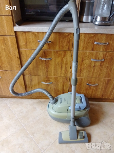 Прахосмукачка MIO STAR с хепа филтър 1800 вата, снимка 1