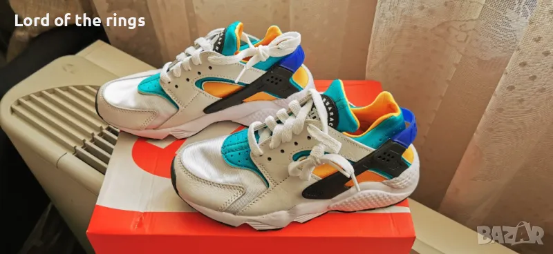 Оригинални маркови дамски маратонки NIKE Air Huarache - 35,5 номер, снимка 1
