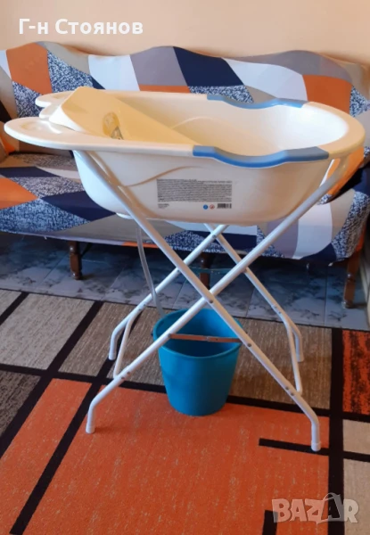 Продавам детска вана за къпане със стойка и помощна подложка, снимка 1