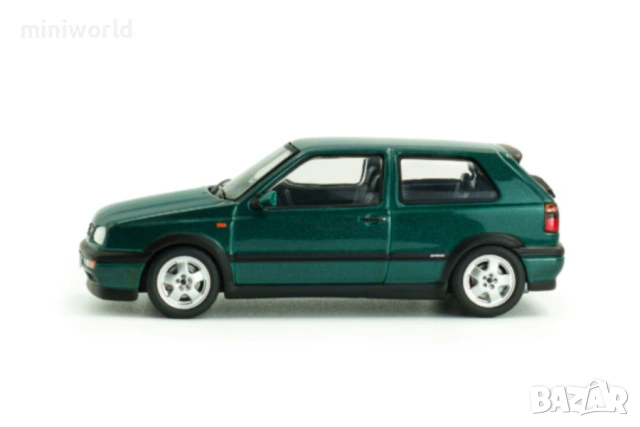 VW Golf 3 VR6 1994 - мащаб 1:43 на Solido моделът е нов в PVC дисплей-кейс, снимка 3 - Колекции - 53443736