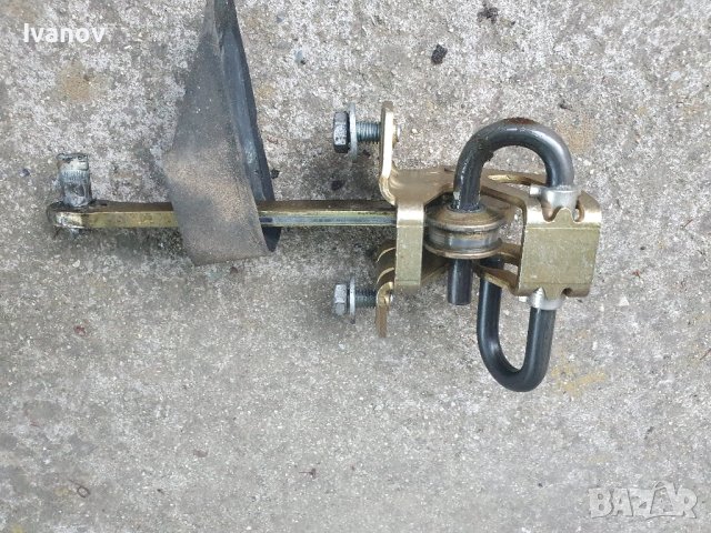 Ограничител предна дясна врата бмв е36 , снимка 2 - Части - 42097606