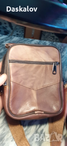 Продавам мъжка чанта за рамо естествена кожа!, снимка 7 - Чанти - 51710264