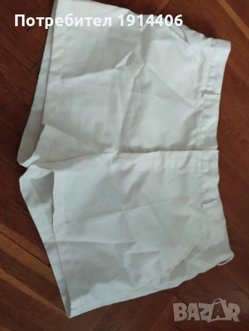 Мъжки бели къси панталони Талия - 48 см. Дълбочина - 35 см.