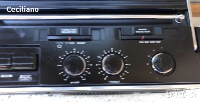 Радиокасетофон Hitachi TRK-5320E-работещ много добре!, снимка 6 - Радиокасетофони, транзистори - 55807786