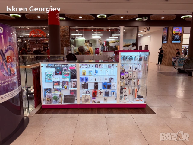 Модерен Модулен Щанд за Аксесоари - Напълно Оборудван (LED + TV), снимка 3 - Стелажи и щандове - 53829069