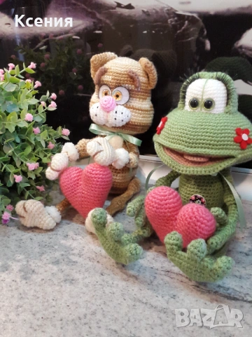 Подаръци за Св. Валентин. Плетена играчка Жаба, ръчно изработени, прекрасен подарък, снимка 10 - Романтични подаръци - 52063588
