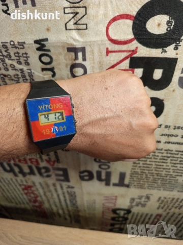 Стар китайски часовник"Yitong" (1991г), снимка 7 - Антикварни и старинни предмети - 51472096