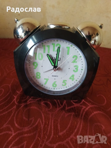 кварцов часовник будилник Q&Q