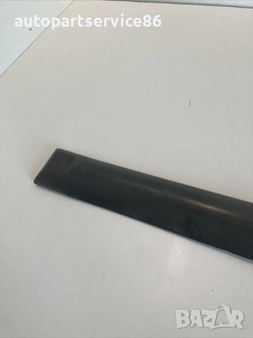 Задна дясна лайстна / облицовка на врата сребърна за Mazda 626 Estate (2001), снимка 2 - Части - 53699938