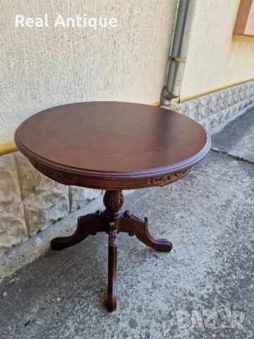 Прекрасна антикварна дървена маса резба интарзия 