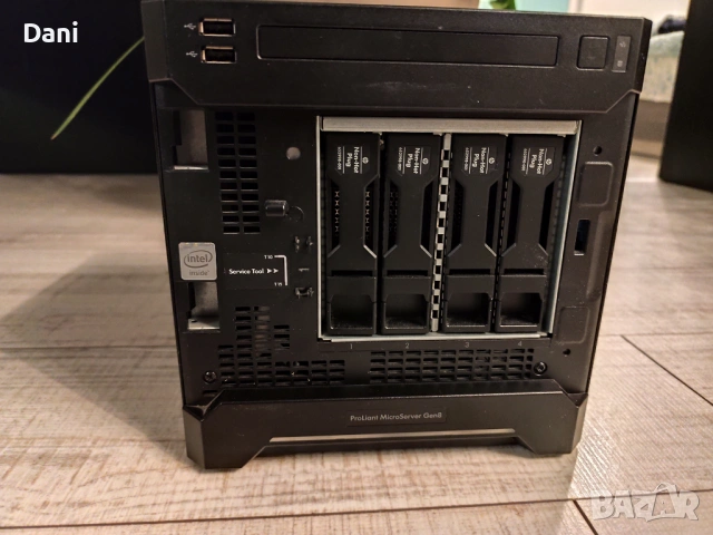 HP Microserver gen 8, снимка 2 - Работни компютри - 53100291