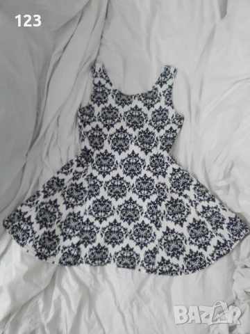 Спортно-елегантна немачкаща се рокля с кралски мотиви и оригнална горна част, снимка 2 - Рокли - 50648007