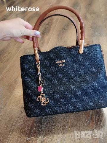 Дамска чанта GUESS 