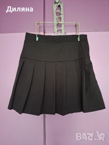 Къса класическа пола за момиче H&M 134 см, снимка 2 - Детски рокли и поли - 51653590