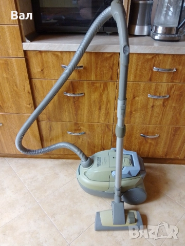 Прахосмукачка MIO STAR с хепа филтър 1800 вата