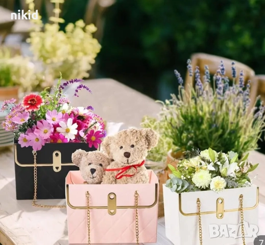 Подаръчна кутия тип дамска чанта за цветя картонена подарък аранжиране, снимка 9 - Други - 48170653