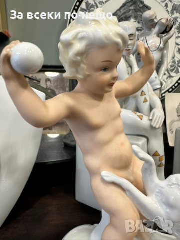 Ангелче с топка и кученце” 17/13 см  Германия Schaubach Kunst - 20 век Код P1638, снимка 5 - Декорация за дома - 52929221