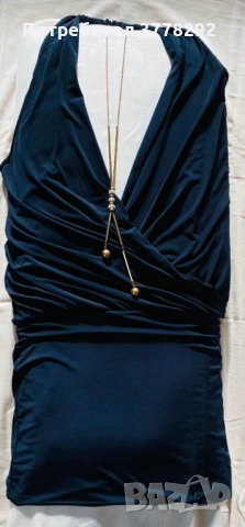 Рокля тъмно синя, прекрасен парти тоалет,с колие,долу права част-37см.Обща дълж.97см, пада свободно