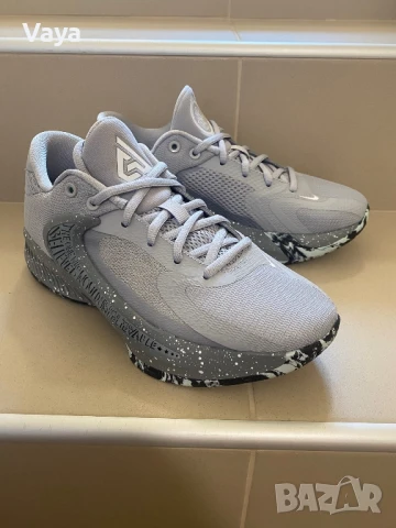 Nike Freak 4 GS 38 номер, снимка 2 - Маратонки - 51285514