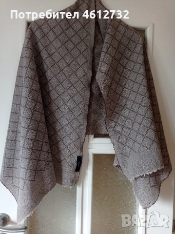 Оригинален дамски шал Gucci, снимка 6 - Шалове - 53522382