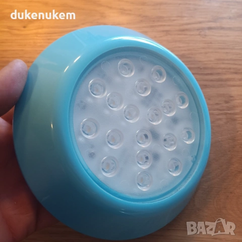 Акумулаторна подводна LED лампа RGBW с магнит, IP68, 14 см, с дистанционно, снимка 8 - Лед осветление - 53019166