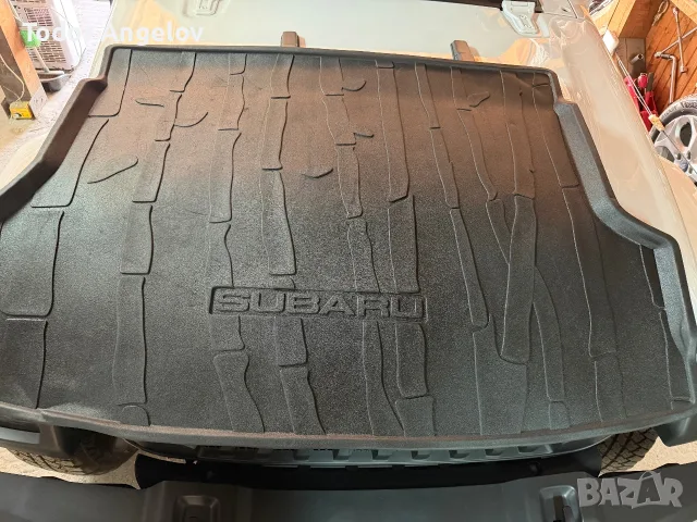 Subaru forester 2018. Оригиналана стелка за багажник